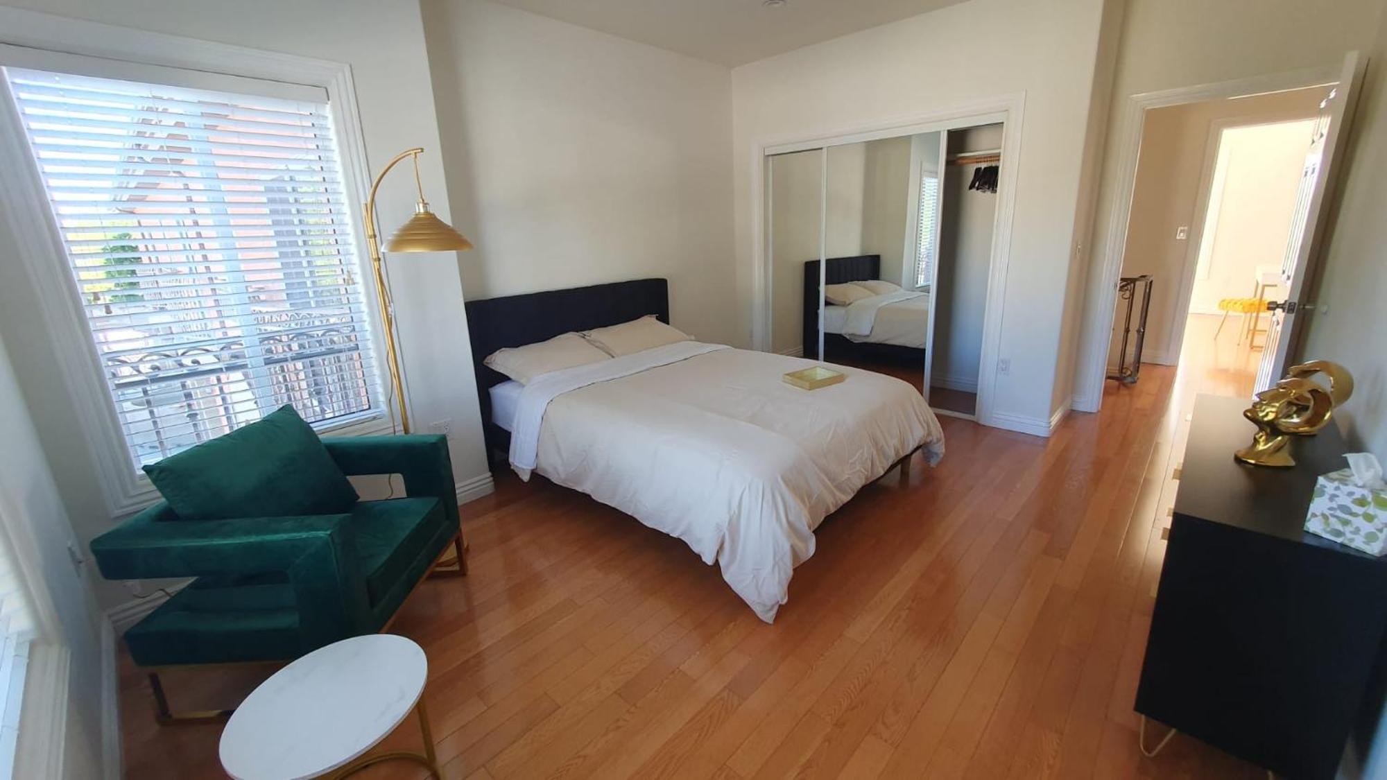 3 Bedroom Hollywood Gem - Los Angeles — Photos 1